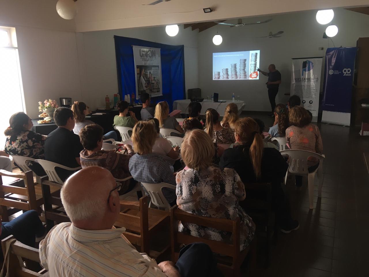 Taller con público asistente